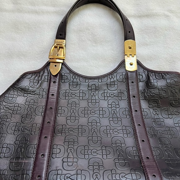 On sale! Authentic Gucci leather tote bag.  Special reduction by $100 off. - Picture 2 of 13